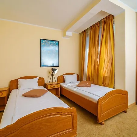 Hotel Avion - Self Check In 3*