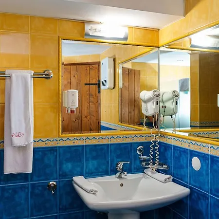 Hotel Avion - Self Check In 3*