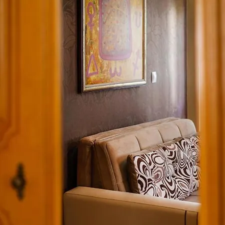 Avion - Self Check In 3*