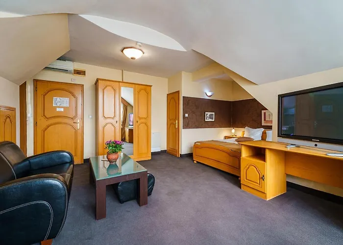 מלון Avion - Self Check In 3*